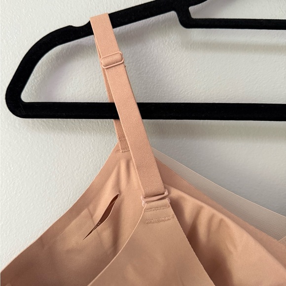 Honeylove CrossOver Bra in Sand - 38D/DD(E) - Picture 7 of 10